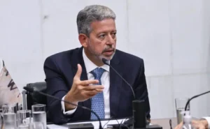 Lira disse que haverá mínimas alterações do texto aprovado pela Câmara. | Foto: Câmara