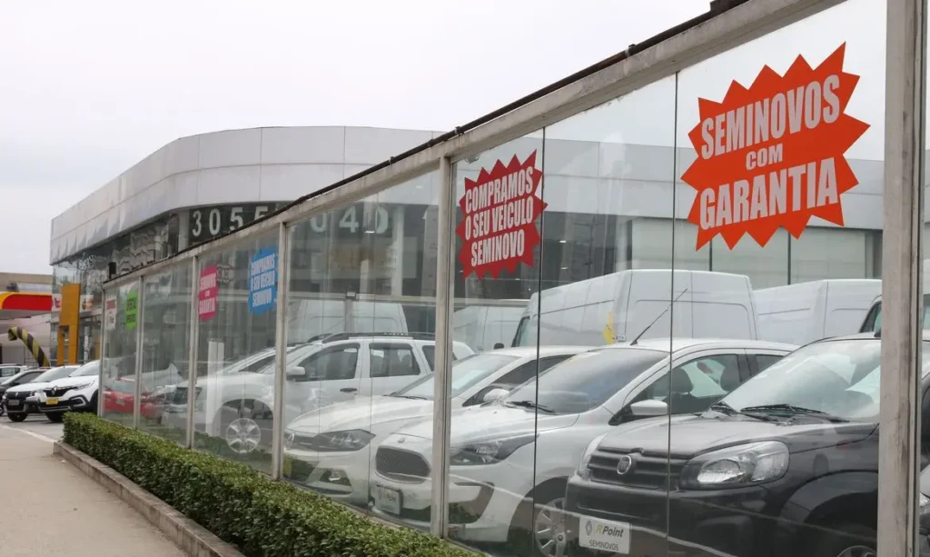 Concessionária de automóveis