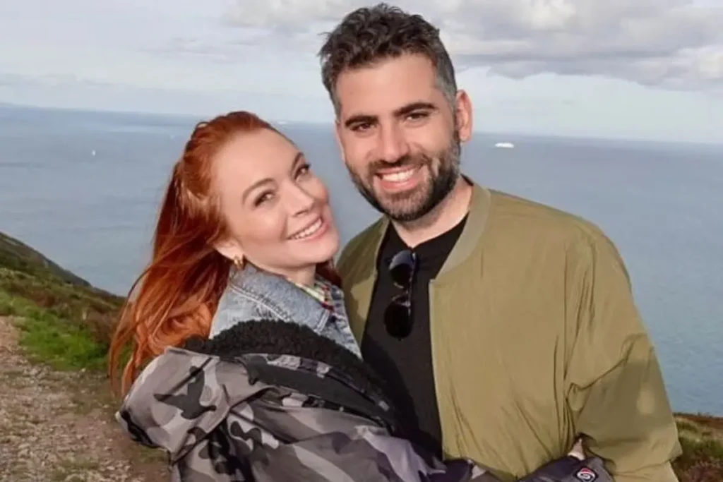 Lindsay e Barder iniciaram seu relacionamento antes do início da pandemia, noivaram em 2021 e casaram no ano seguinte | Foto: Reprodução/Instagram