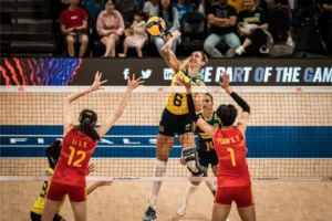 Thaisa foi a maior pontuadora na partida com 18 pontos (Foto: Divulgação/FIVB)