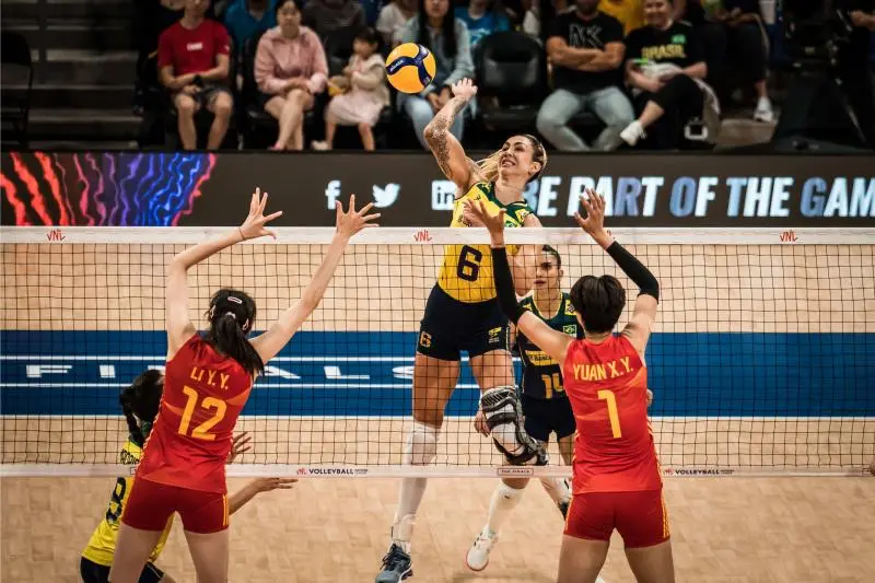 Thaisa foi a maior pontuadora na partida com 18 pontos (Foto: Divulgação/FIVB)