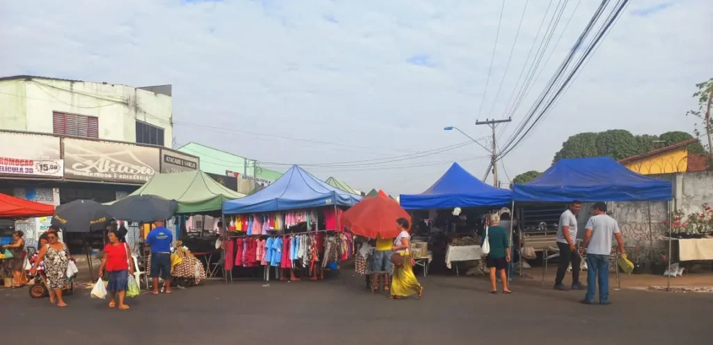 Atualmente o município conta com mais de 60 feiras que funcionam de segunda a domingo. | Foto: Carol Arantes