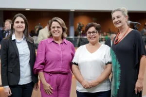 Bia de Lima (PT) e Zeli Fritsche (UB) respondem matéria publicada pelo O Hoje que apontou baixo desempenho feminino na atual legislatura. | Foto: Sérgio Rocha/Alego