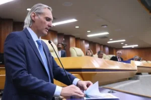 A vereadora Aava Santigo alegou “falha de gestão pública” quando a Prefeitura voltou atrás após anunciar a rescisão do contrato | Foto: Cãmara Municipal de Goiânia