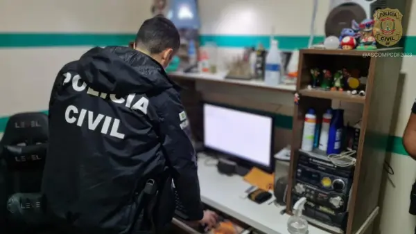 Jovem de 18 anos fazia divulgação de conteúdo gráfico e sexual infanto-juvenil. | Foto: Divulgação/PCDF