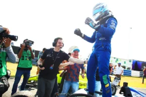 Vinícius Tessaro conquista quinta vitória na temporada, colocando o piloto goiano com uma vantagem de 23 pontos no campeonato (Foto: Luca Bassani)