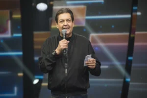 Anteriormente, o apresentador gravou um vídeo falando que iria fazer uma cirurgia e pediu por orações | Foto: Reprodução/TV Globo