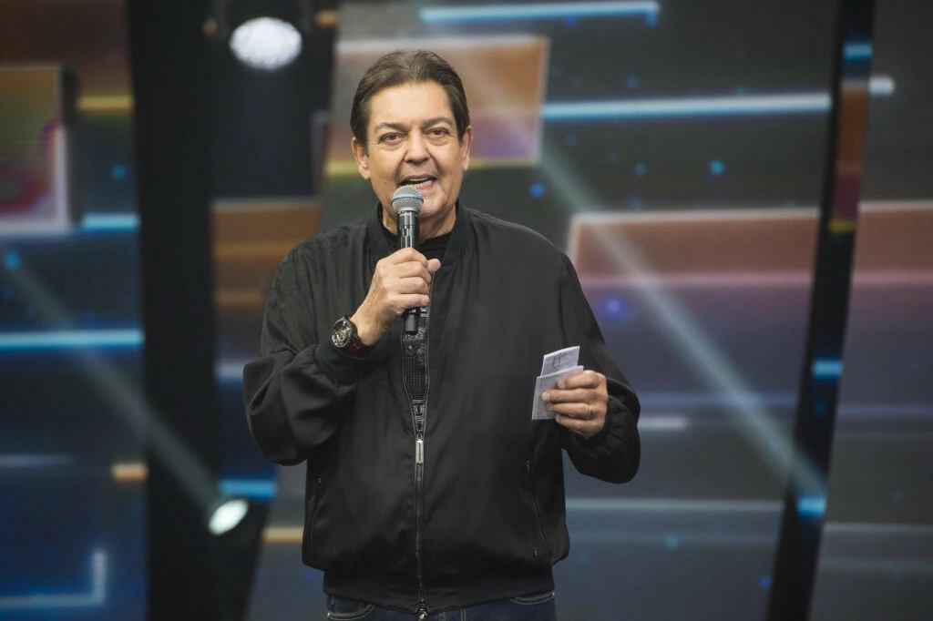 Anteriormente, o apresentador gravou um vídeo falando que iria fazer uma cirurgia e pediu por orações | Foto: Reprodução/TV Globo