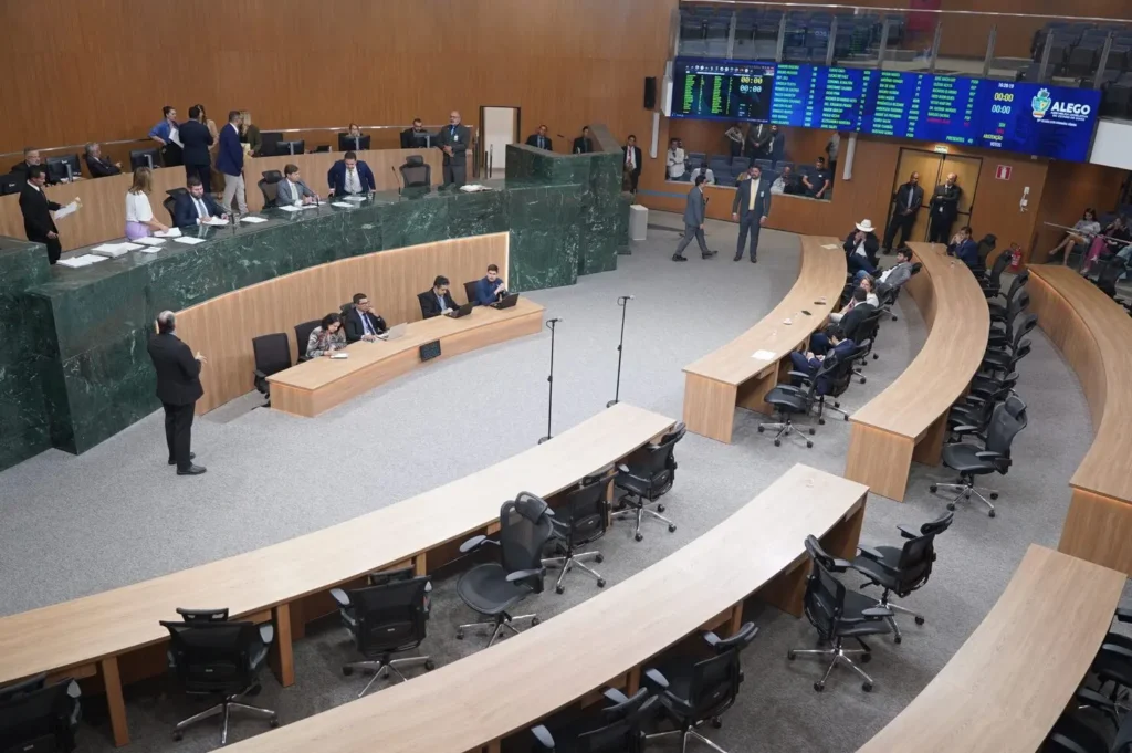Assembleia retorna sessões plenárias nesta terça com 11 projetos na pauta