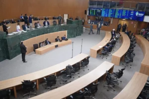 Assembleia retorna sessões plenárias nesta terça com 11 projetos na pauta