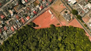 Já tem muito tempo que os moradores do Parque dos Pirineus desejam um CMEI. | Foto: Reprodução / Bruno Velasco