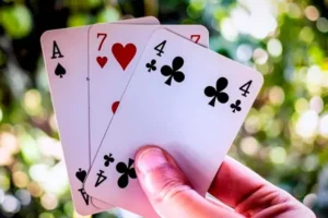O truco é um esporte da mente, um dos jogos de cartas mais populares na América do Sul. | Foto: Reprodução/Copag