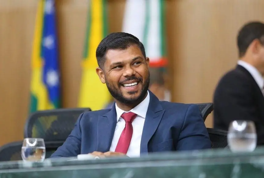 DC deve recorrer da manutenção do terceiro mandato de Policarpo na Câmara de Goiânia