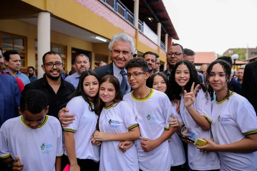 Governador entregou a obra do Colégio Estadual Elberto Alves Batista, em Aparecida de Goiânia. | Foto: Divulgação