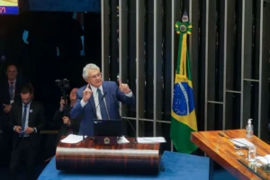 Governador participou de sessão temática de debates sobre o assunto, em Brasília. | Foto: Secom