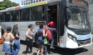O carro é o meio mais utilizado diariamente pelos entrevistados, com 75% | Foto: Tomaz Silva