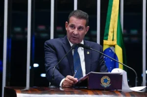 Vanderlan diz não depender do bolsonarismo e que projeto para Goiânia é de centro