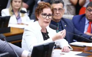 Armada, a deputada perseguiu um jornalista pouco antes das eleições. | Foto: Câmara
