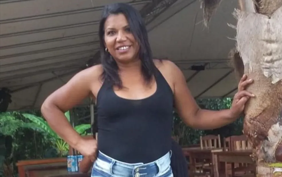 Veículo chegou a atingir três candidatos que esperavam para realizar a prova | Foto: Reprodução/ Redes Sociais