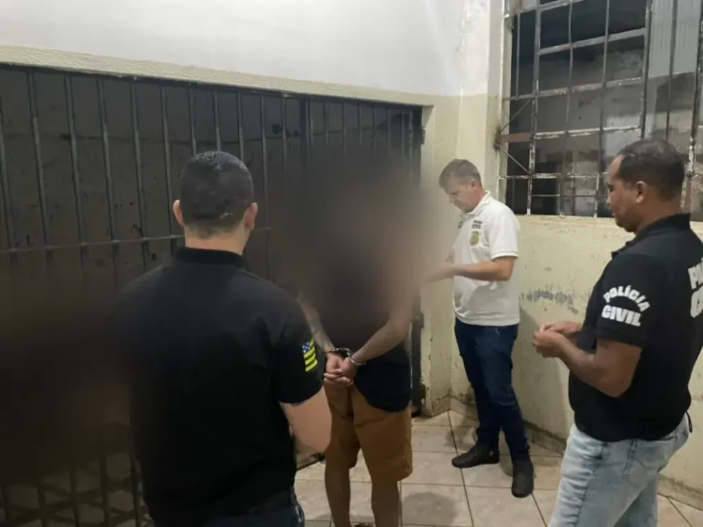 Embriagado, o suspeito teria ainda estuprado a própria enteada de 13 anos e fugido com a chave da moto da mãe da vítima | Foto: PCGO