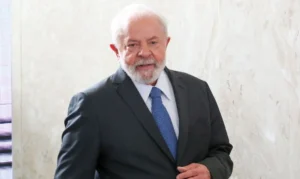 Bolsonaro estava "envolvido até os dentes" em tentativa de golpe, diz Lula