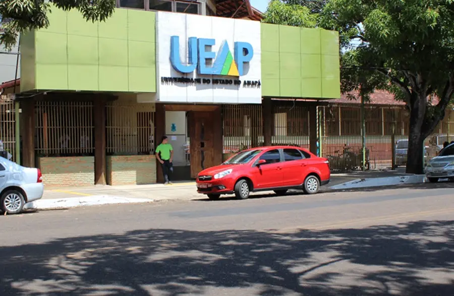 É importante que os candidatos se mantenham atentos ao site da banca organizadora, que é o canal oficial do concurso | Foto: Divulgação/GEA
