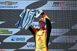 Resultados da oitava etapa mexeram com os rumos do campeonato (Foto: Duda Bairros/Stock Car)