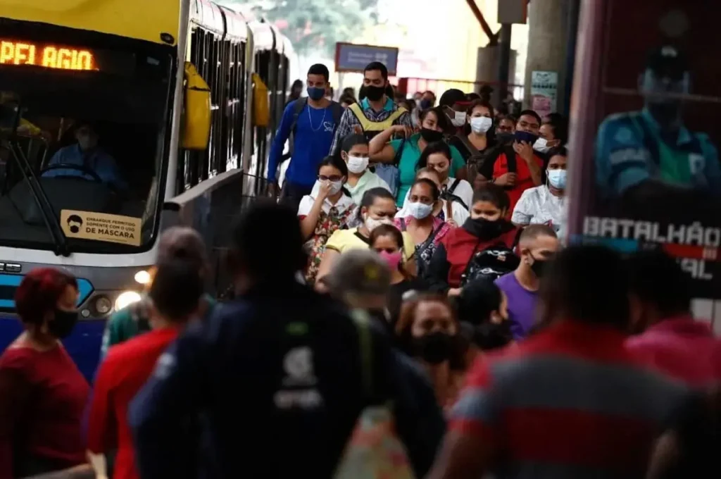 Ainda não se sabe o que vai ser feito para evitar, entre outras coisas, o aumento do valor as passagens | Foto: Vinícius Schmidt/Metropoles