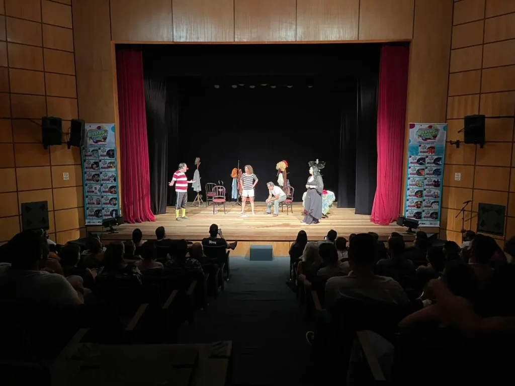 A retirada dos ingressos deve ser feita com duas horas de antecedência nas bilheterias do palco. Foto: Divulgação | Secult