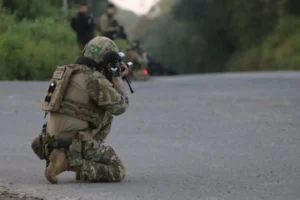 O policial Lucas Monteiro Caribe chegou a ser socorrido mas não resistiu aos ferimentos. | Foto: SSP-BA
