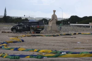 Palácio do Supremo Tribunal Federal destruído, após distúrbios antidemocráticos no ultimo domingo