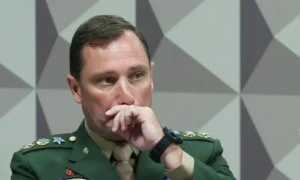 Em áudio, filha adolescente de Mauro Cid falou em intervenção com militares nas ruas