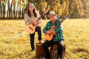 Anacleto é conhecido por sua habilidade em criar arranjos e melodias únicas, que exploram as possibilidades da viola | Foto: