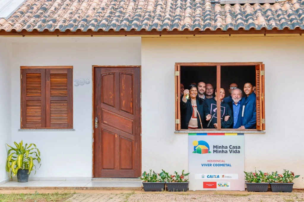 “Todo mundo fica feliz quando tem casa”, diz Lula. | Foto: Planalto