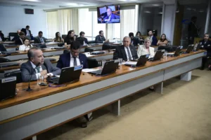 Comissão de Assuntos Econômicos (CAE) realiza reunião de trabalho para apresentação semestral prevista na Resolução 42, de 2016, pela Instituição Fiscal Independente (IFI) da evolução do quadro fiscal brasileiro.

Bancada:
senador Rogerio Marinho (PL-RN); 
senador Sergio Moro (União-PR); 
senador Izalci Lucas (PSDB-DF); 
senadora Margareth Buzetti (PSD-MT).

Foto: Pedro França/Agência Senado