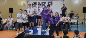 Alunos da Escola do Futuro de Goiás (EFG) Luiz Rassi, em Aparecida de Goiânia, ficam em 3º lugar na etapa estadual do FIRA Brasil | Foto: Secti