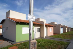Casas a custo zero já entregues em outros municípios: agora estão abertas inscrições para famílias com renda até um salário mínimo de Alto Paraíso, Buriti e Pontalina | Foto: Edgard Soares