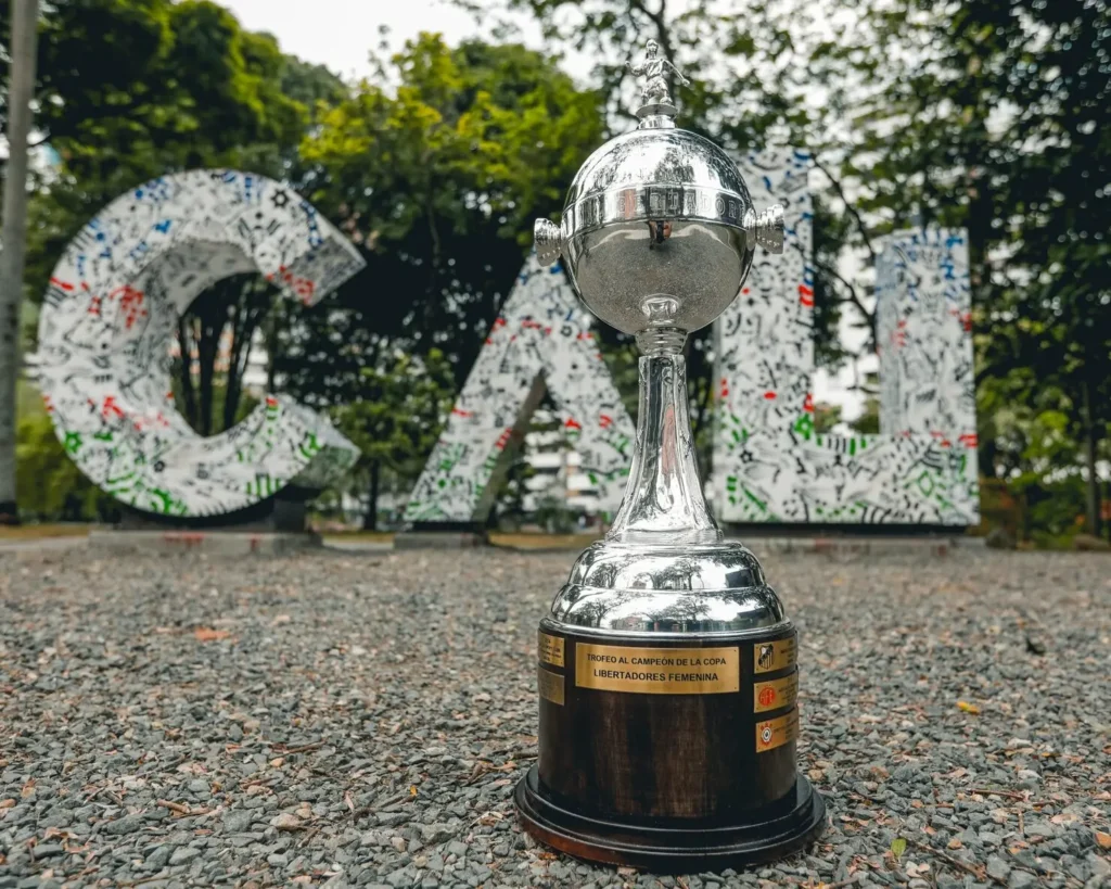 Em retrospecto entre as equipes, Corinthians tem vantagem de nove vitórias contra duas vitórias do Palmeiras. (Foto: CONMEBOL Libertadores Femenina)