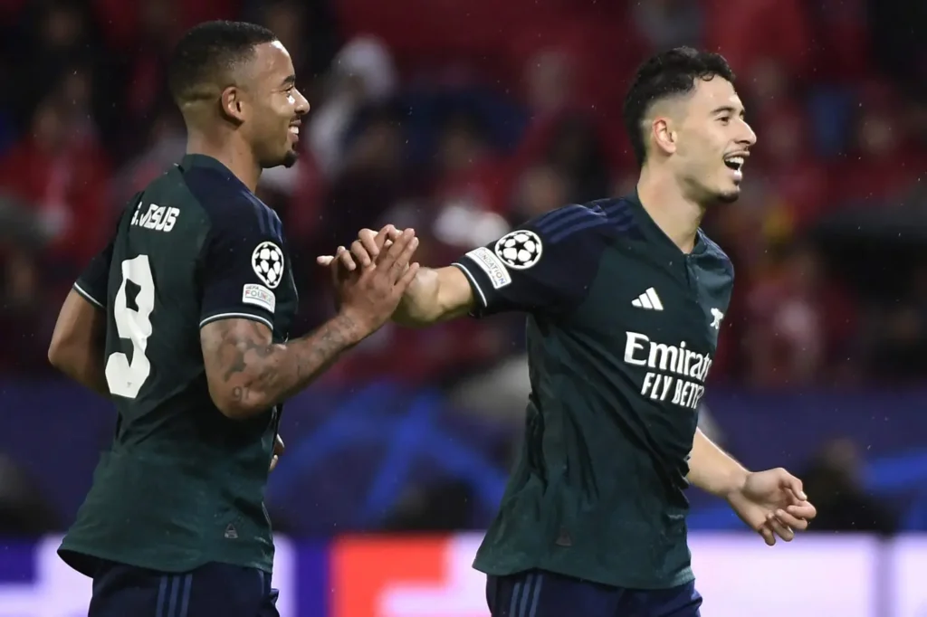 Gabriel Jesus e Martinelli brilharam na vitória do Arsenal por 2 a 1 sobre o Sevilla (Foto: Arsenal/Reprodução)