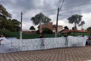 No Z4 e sem vencer há sete jogos, a situação da equipe preocupa a torcida (Foto: Reprodução)