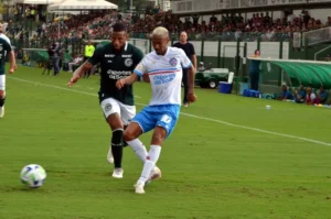 O Verdão chegou a fazer 4 a 3, mas não segurou o resultado (Foto: Afonso Cardoso)