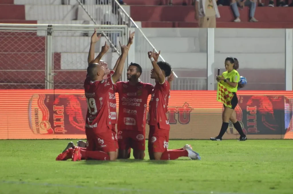 Com a vitória, o Tigre está em nono lugar na tabela e se mantém na disputa pelo acesso. (Foto: Afonso Cardoso)