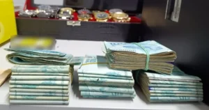 No momento da prisão, suspeito havia depositado R$500 a menos do que o valor recebido pelas vendas | Foto: DGPC