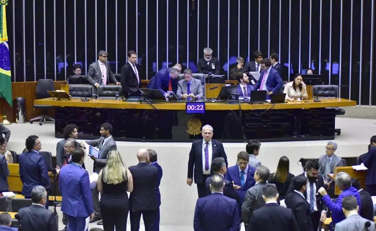 Agora, a proposta segue ao Senado. | Foto: Senado