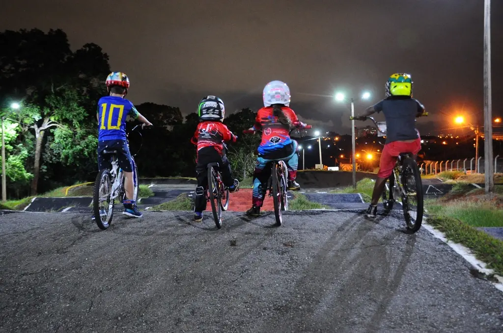 Segundo o secretário Gerfeson Aragão, o bicicross também desenvolve nas crianças uma melhor coordenação motora, equilíbrio e autoconfiança | Foto: Brunno Moreira