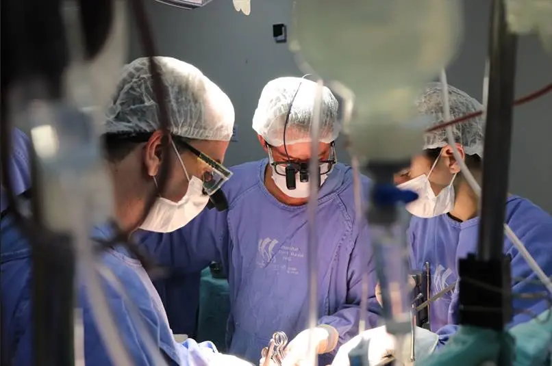 O chefe do Serviço de Cirurgia Plástica afirma ainda que número de cirurgia pode aumentar, além dos 15 previstos, ao longo do mutirão | Foto: Alexa Bruno Maia/IdTech