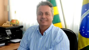 Segundo relatos, o gestor teria derrubado o portão da casa da ex-companheira com uma caminhonete e invadido o local armado | Foto: Reprodução