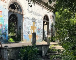 Crimes eram praticados em um casarão abandonado | Foto: Reprodução