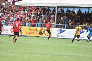A taça das favelas é o maior campeonato de futebol do mundo entre comunidades (Reprodução/tacadasafavelasgo)