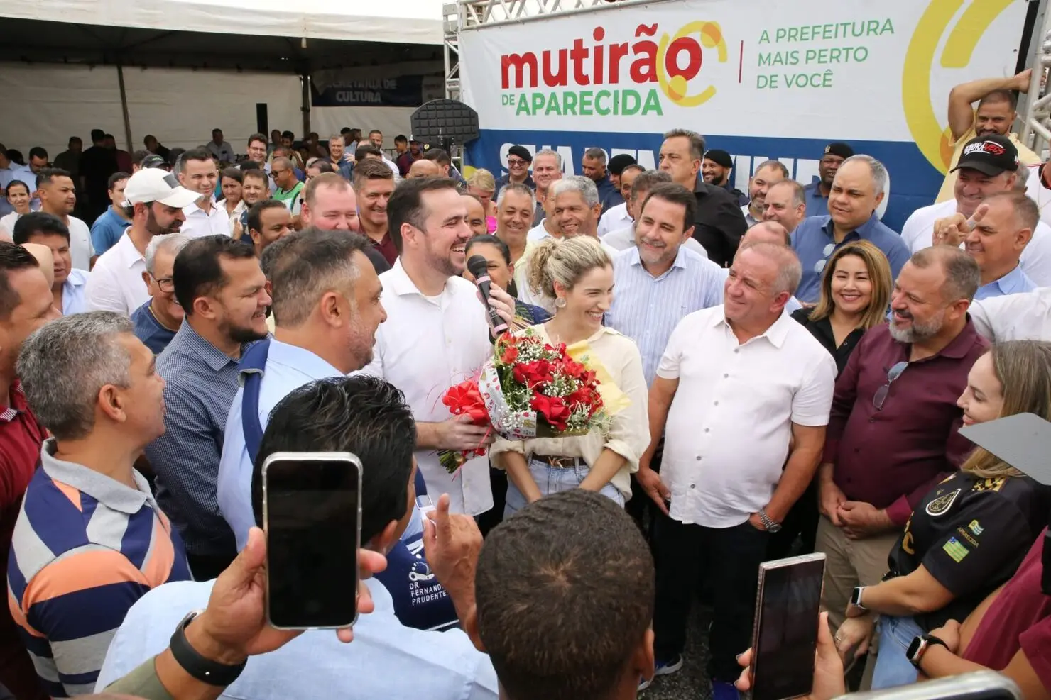 Daniel Vilela percorreu Goiás entregando cartões de benefícios sociais, lançando obras e em busca de recursos que podem dar o seu próprio tom à gestão | Foto: Reprodução
